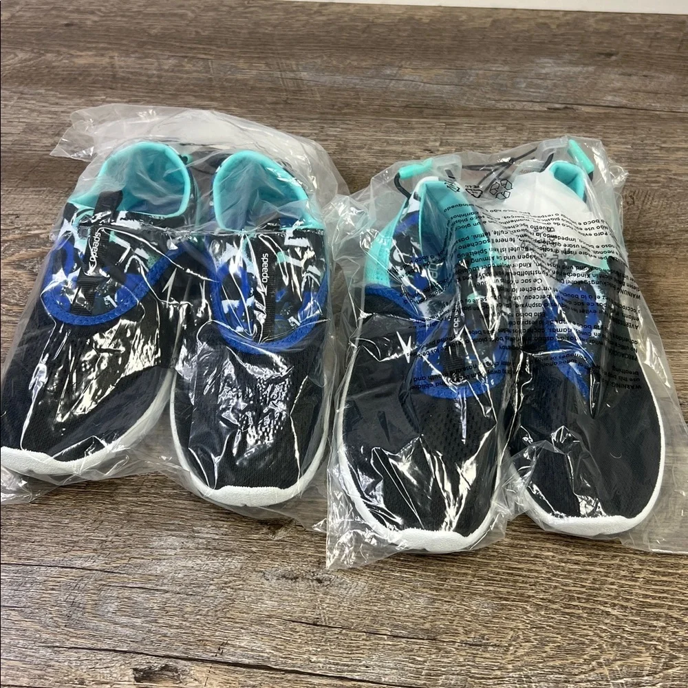 Speedo Junior Aqua Skimmer Water Shoes – Black/Blue (2–3) ( 2 pairs)